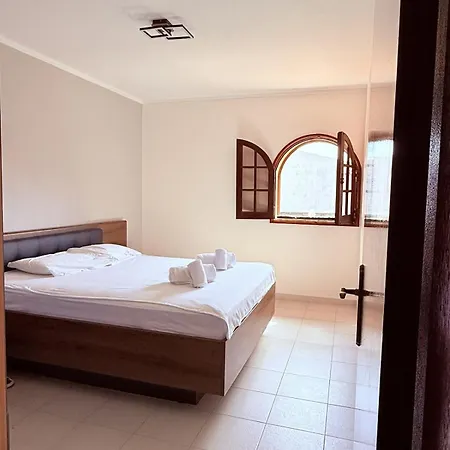 Dom wakacyjny Casa Peixinho - 2 Bedrooms, Garden & Bbq Near