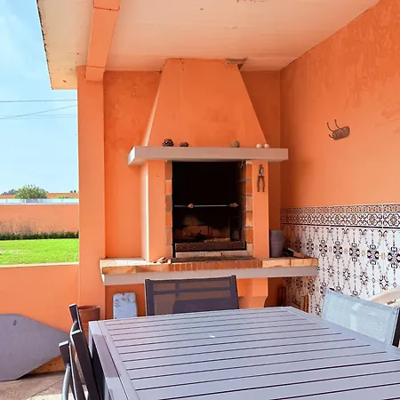 Casa de Férias Casa Peixinho - 2 Bedrooms, Garden&bbq Near